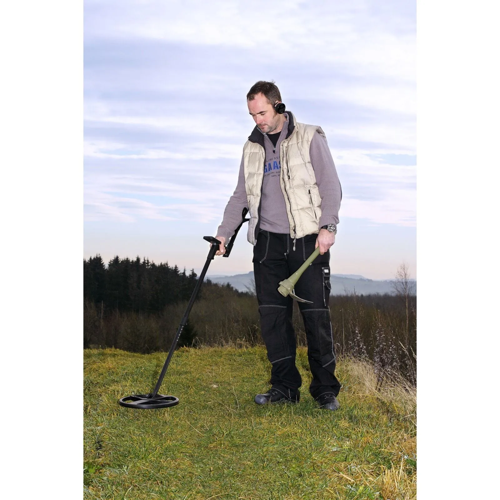 XP Deus Metal Detector w/ Headphones, Remote, 11” X35 Coil & Waterproof Kit