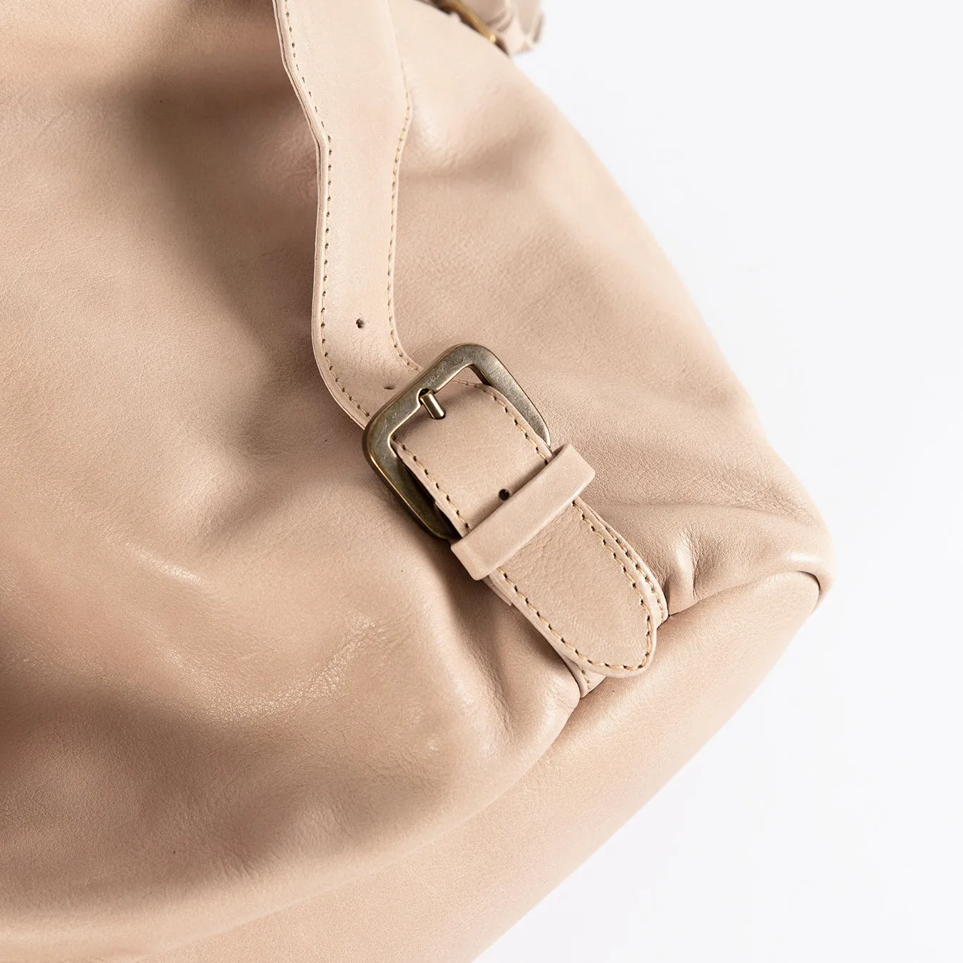 Zinande : Leather Backpack in Gravel Vintage